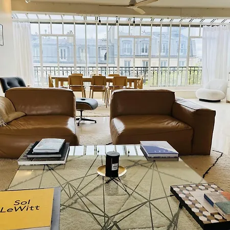 Exceptional Duplex- Centre
